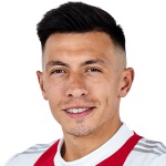 Lisandro Martínez Defender