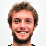 Tárik Midfielder