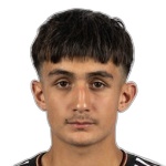 E. İş Midfielder