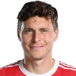 V. Lindelöf Defender