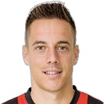 Lóránd Pászka Defender