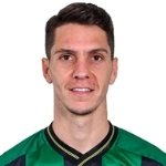 Alê Midfielder